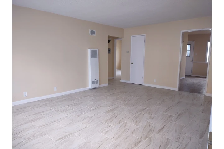 $1950 : Apto en Huntington Park image 1