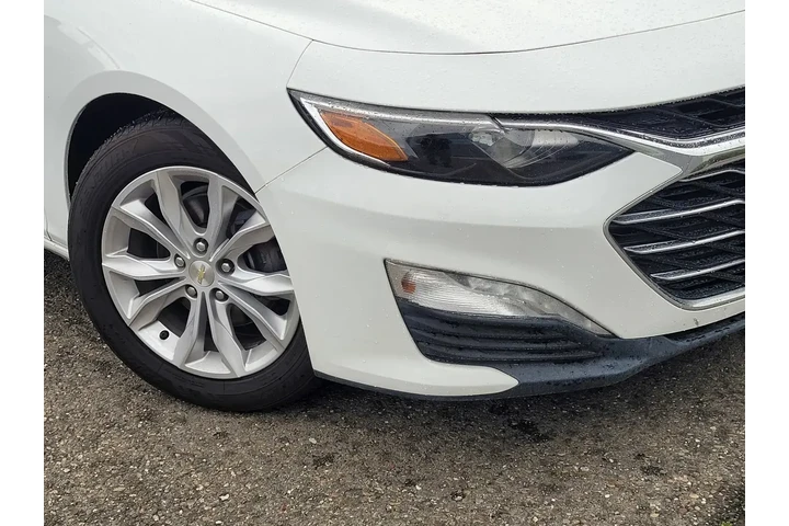 $13999 : Chevrolet Malibu 2020 LT 4dr image 9