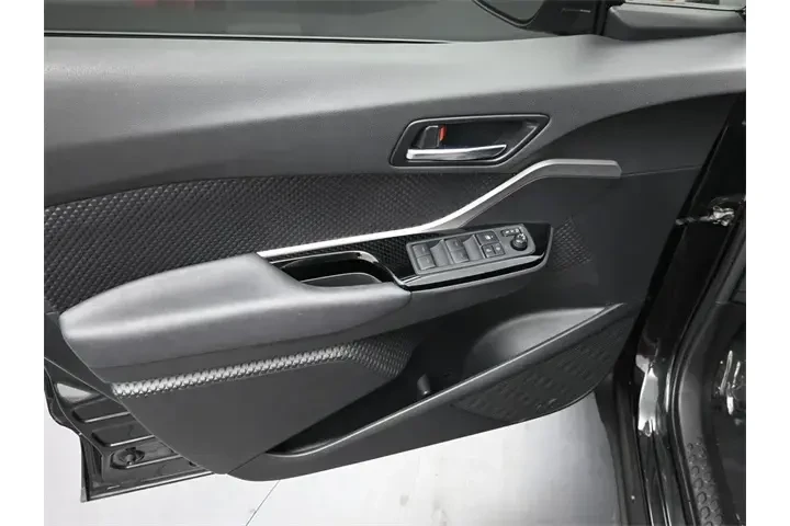 $20725 : Toyota C-HR 2022 XLE 4dr Cro image 5