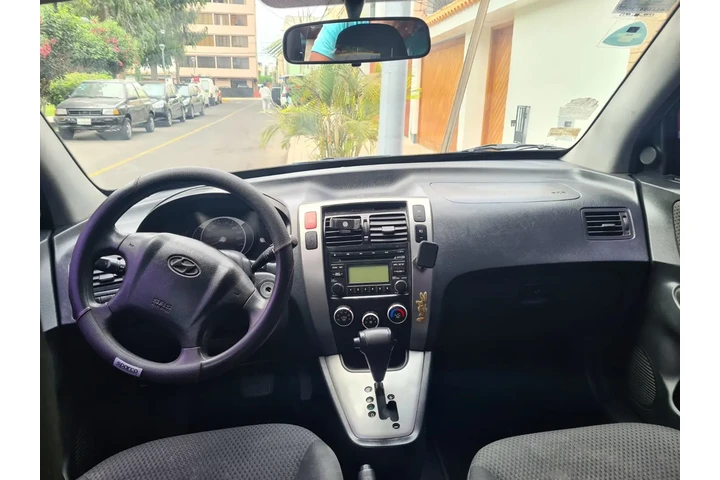 $8900 : Hyundai Tucson IMPECABLE! image 5
