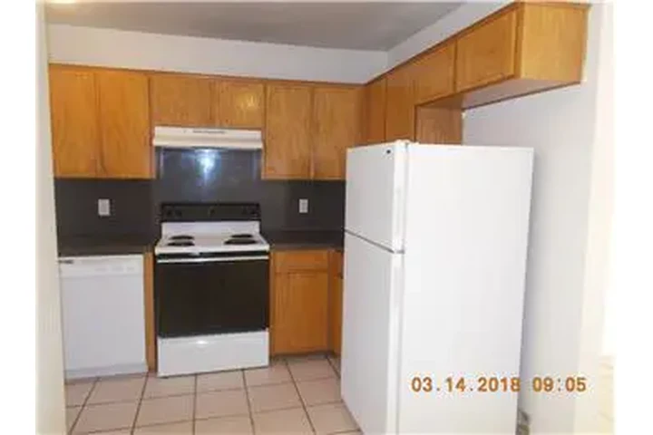 $800 : Rental property with 2 bedro image 3