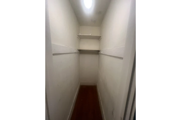 $750 : Cuarto en renta image 7