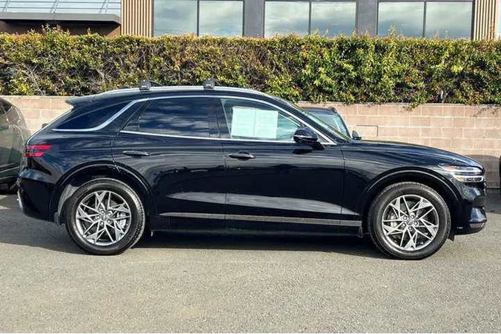 $34290 : Genesis GV70 2024 AWD 2.5T S image 3