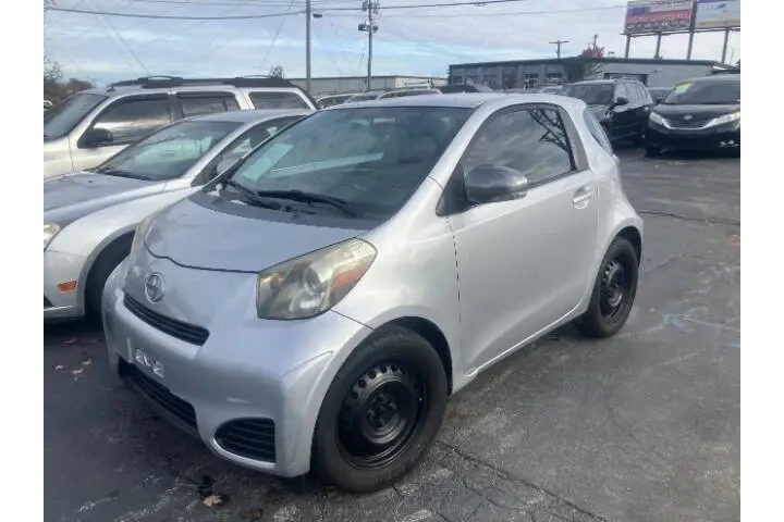 $8990 : 2012 iQ image 3