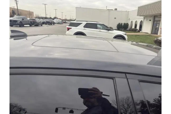 $25000 : Chrysler 300 2022 Touring L image 4