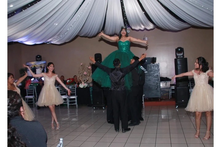 Maestra De Valses image 2