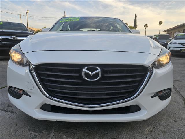 $13995 : 2018 MAZDA3 s Grand Touring A image 2