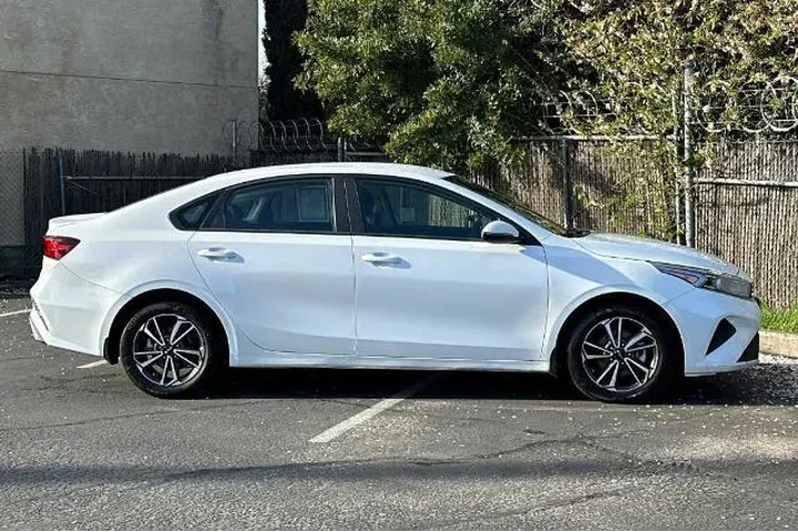 $18500 : Kia Forte 2023 LX 4dr Sedan image 7