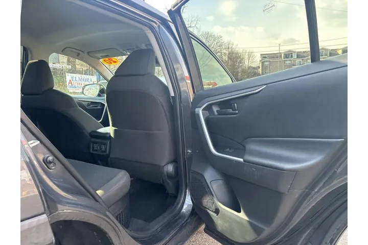 $23499 : 2020 RAV4 Hybrid LE image 10