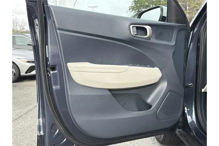 $22762 : Hyundai VENUE 2025 Limited 4 image 10