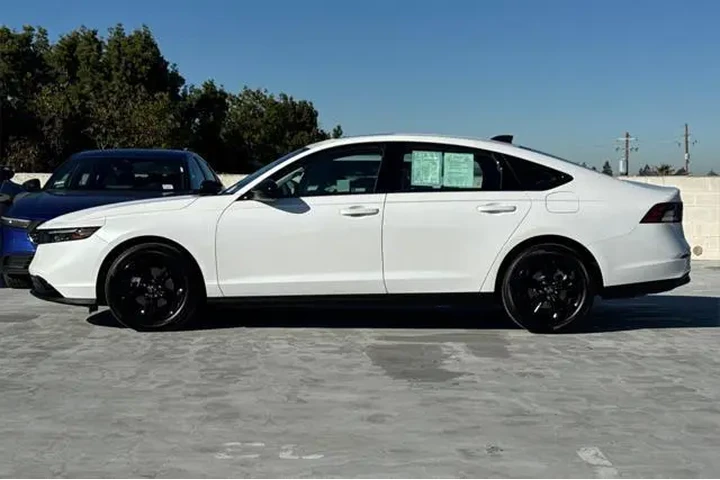 $27773 : Honda Accord 2025 SE 4dr Sed image 6