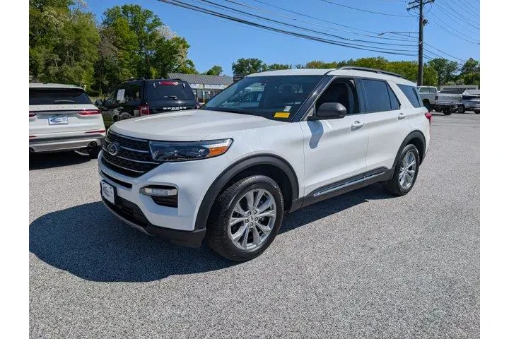 $32800 : Ford Explorer 2023 AWD XLT 4 image 2