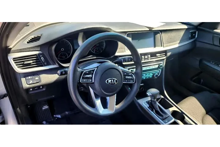 $11799 : 2019 Optima image 10
