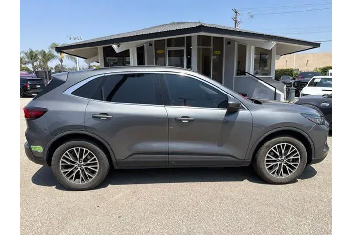 $20730 : Ford Escape Plug-In Hybrid 2 image 8