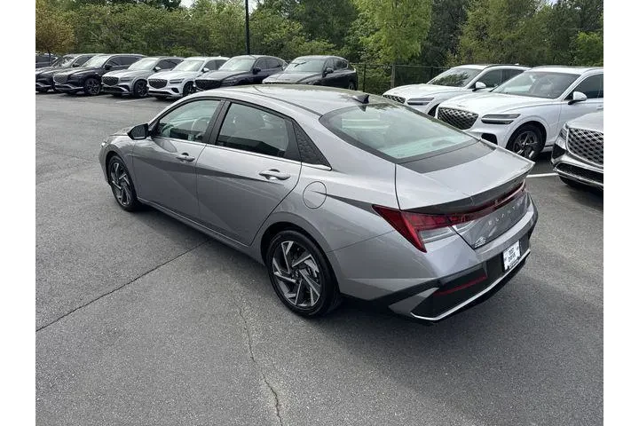 $25377 : Hyundai ELANTRA 2025 SEL Con image 5