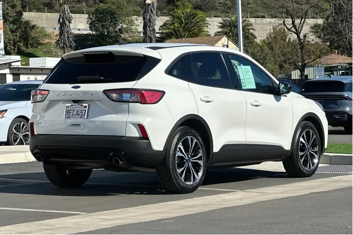 $19495 : Ford Escape 2022 SE 4dr SUV image 3