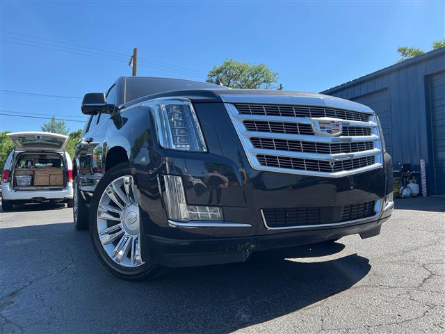 $31888 : 2016 Escalade Platinum, BEAUT image 1