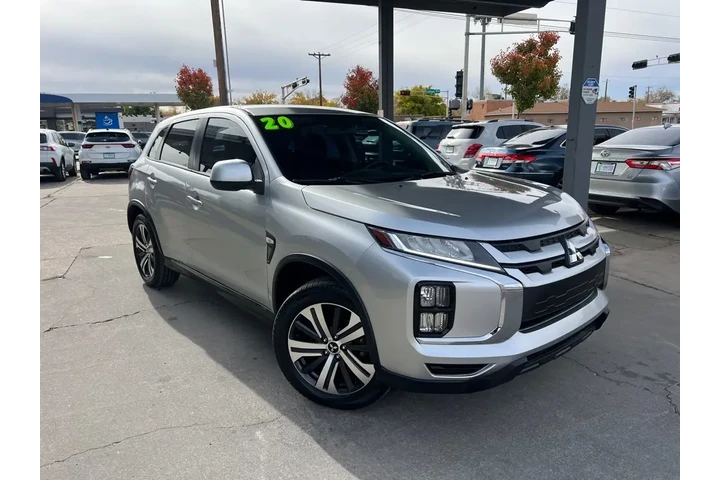 2020 Outlander Sport 2.0 ES 4 image 3