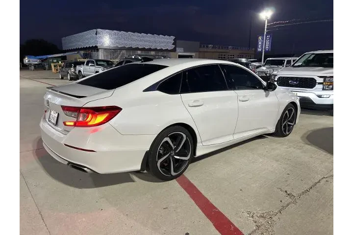 $23719 : Honda Accord 2022 Sport 4dr image 2