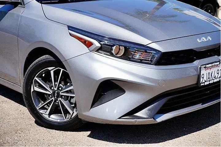 $16290 : Kia Forte 2023 LX 4dr Sedan image 4