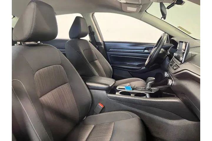 $18438 : Nissan Altima 2024 2.5 SV 4d image 10