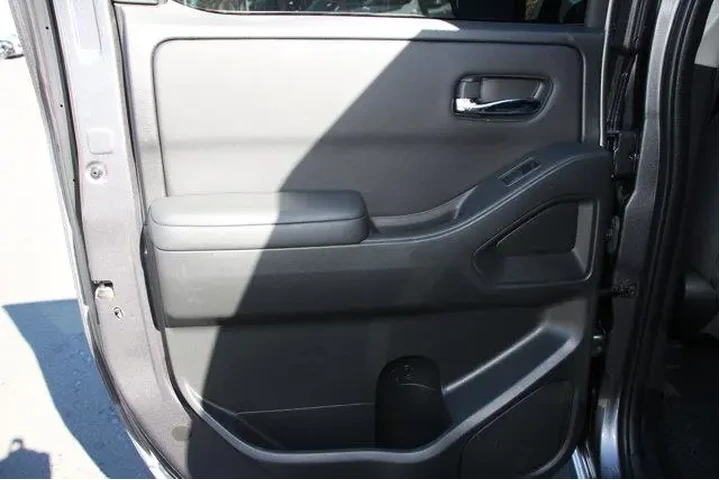 $27477 : Nissan Frontier 2024 4x2 S 4 image 8