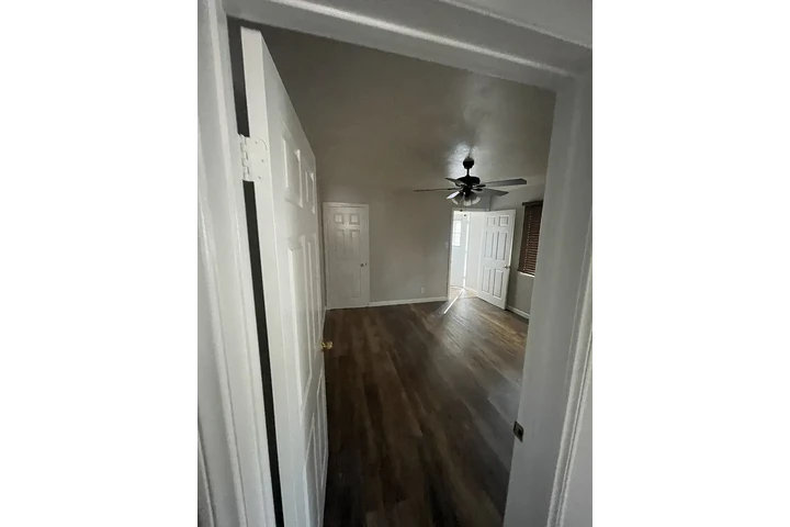 $1100 : 3 Recamaras 1 Baños image 8