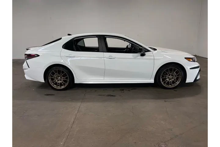 $26931 : Toyota Camry 2024 image 2