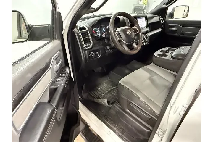 $30000 : Ram 2500 2022 4x4 Big Horn 4 image 10