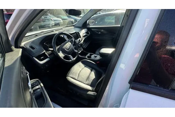 $17761 : GMC Terrain 2022 SLT 4dr SUV image 6