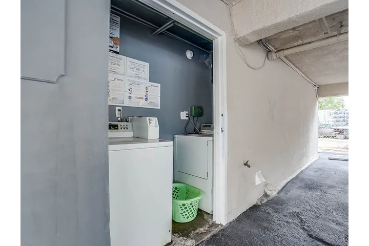 $1800 : Apartment Building image 10