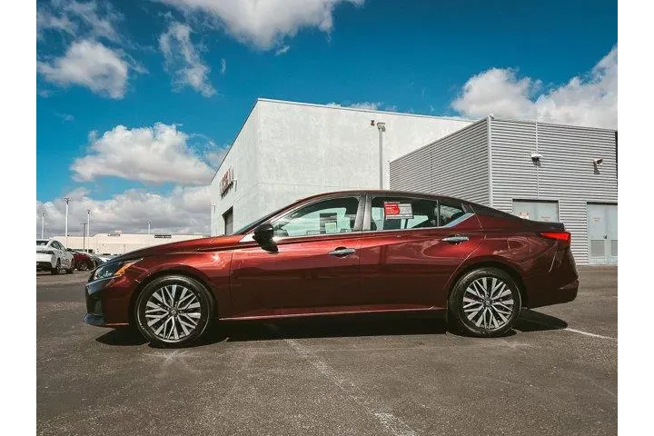 $19997 : Nissan Altima 2024 2.5 SV 4d image 6