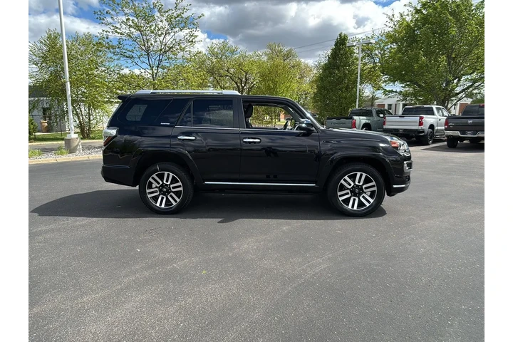 $51988 : Gold Certified 2023 4Runner L image 10
