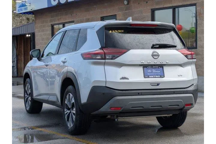 $17998 : Nissan Rogue 2023 SV 4dr Cro image 6