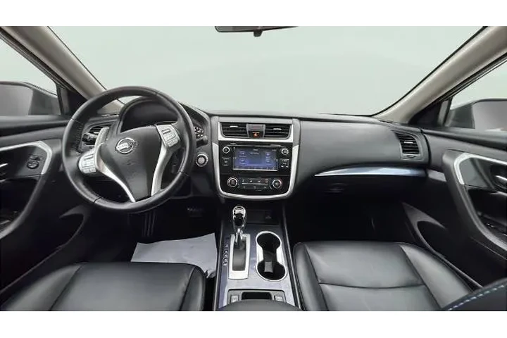 $12770 : Nissan Altima 2018 2.5 SR 4d image 9