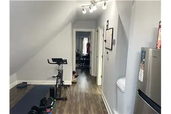 $1695 : Rental property with 1 bedro image 2