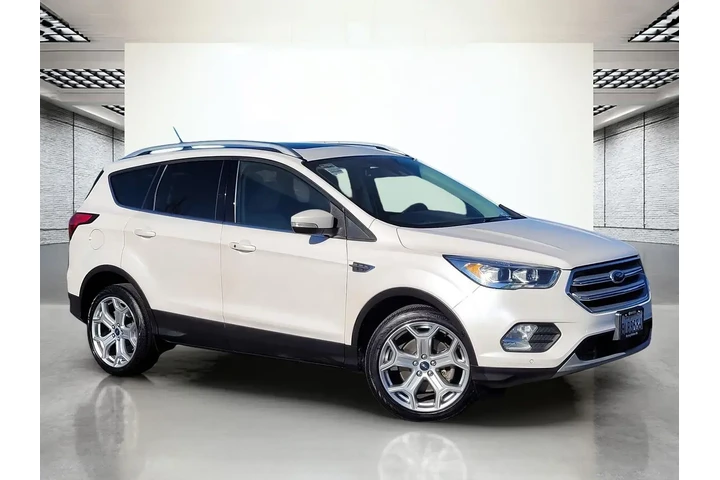 $16999 : Ford Escape 2019 Titanium 4d image 2