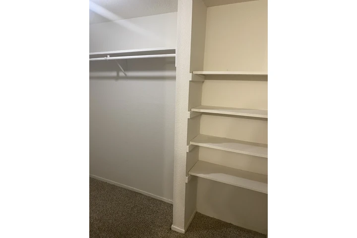 $420 : Rento cuarto image 4