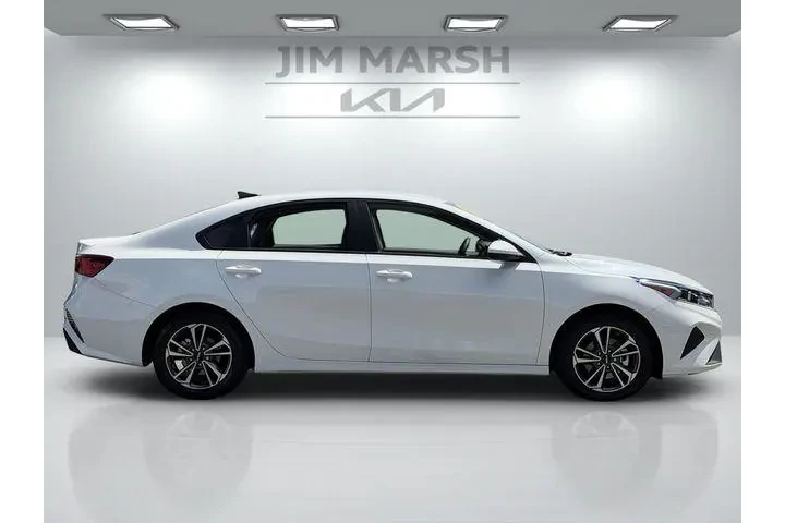 $18588 : Kia Forte 2023 LXS 4dr Sedan image 7