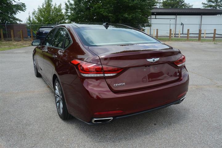 2016 Genesis 3.8L image 9