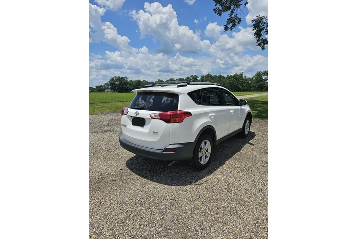 $8900 : 2015 Toyota RAV4 XLE image 3