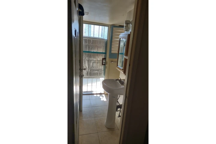 $1200 : Recamara Para 2 Personas Este image 4