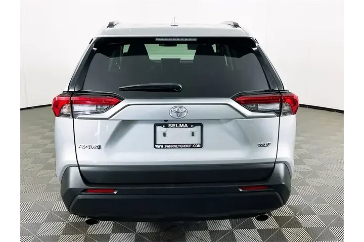 $25800 : Toyota RAV4 2024 XLE 4dr SUV image 6