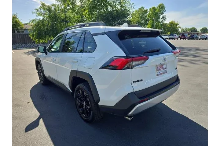 $33995 : Toyota RAV4 2024 AWD Adventu image 5
