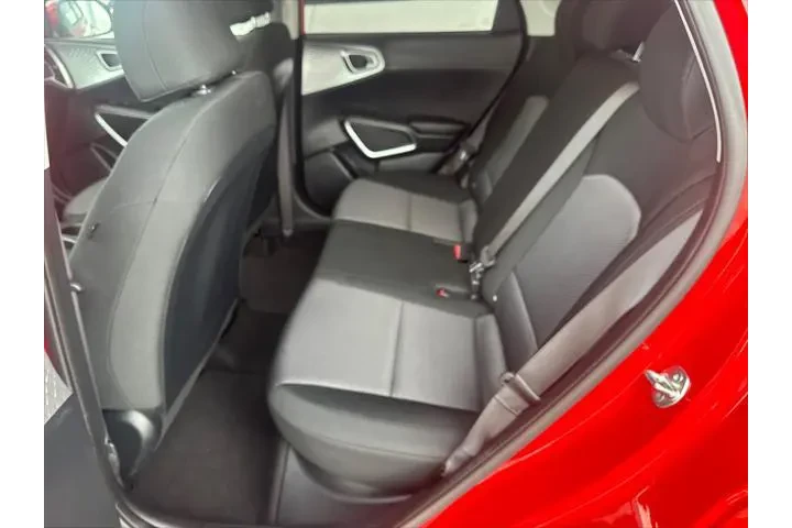 $19500 : Kia Soul 2024 LX 4dr Crossov image 9