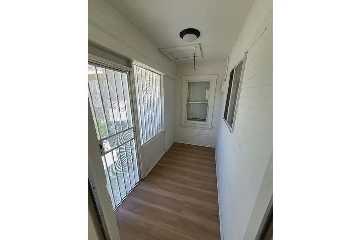 $2200 : MONTEBELLO rental + UTILITIES image 2