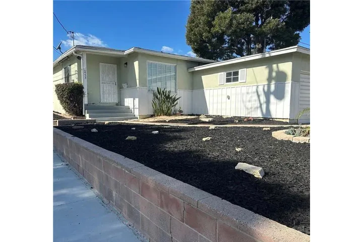 $1200 : Encantadora casa 2 cama image 1