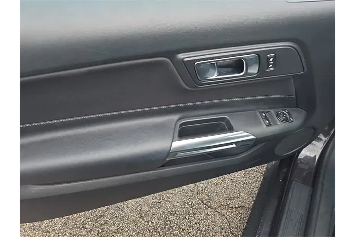 $22990 : Ford Mustang 2023 EcoBoost 2 image 7