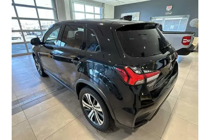 $12800 : Mitsubishi Outlander Sport 2 image 5