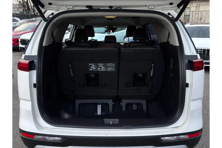 $31795 : Kia Carnival 2024 EX 4dr Min image 8